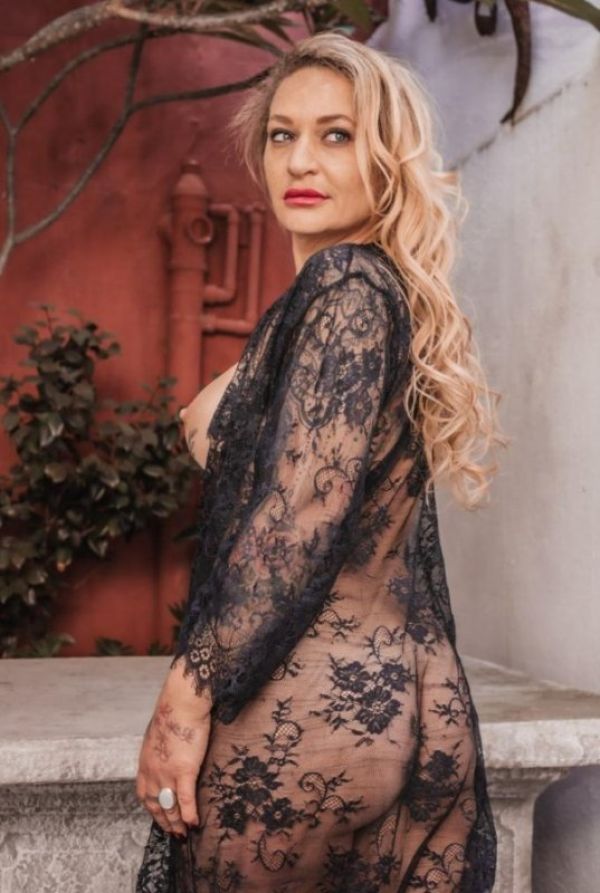 One of the best woman girls South Africa has in store - Miss Mynx (Pretoria)