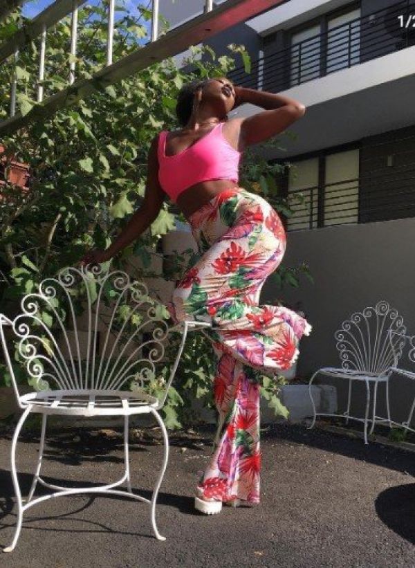 Book hooker Lua online on escorts directory SexoPretoria.com