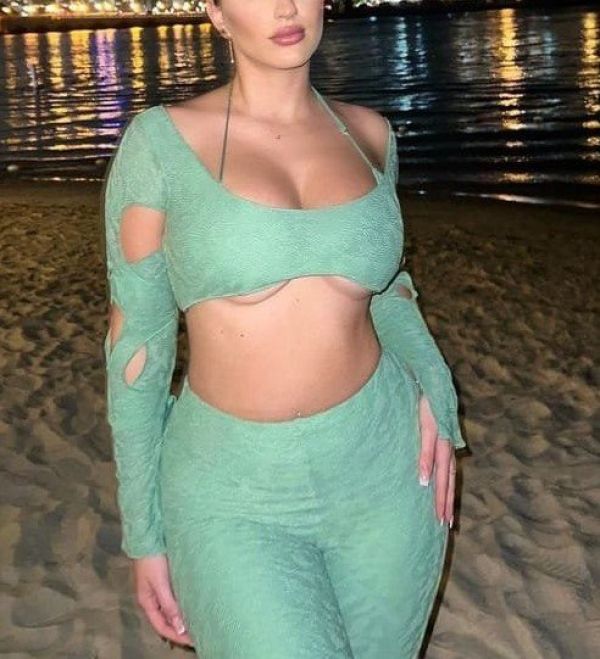 Caroline - escort lady for your pleasure for ZAR 1000 per hour