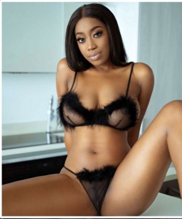 Super busty escort in South Africa (All): Lola (166 cm, 50 kg)