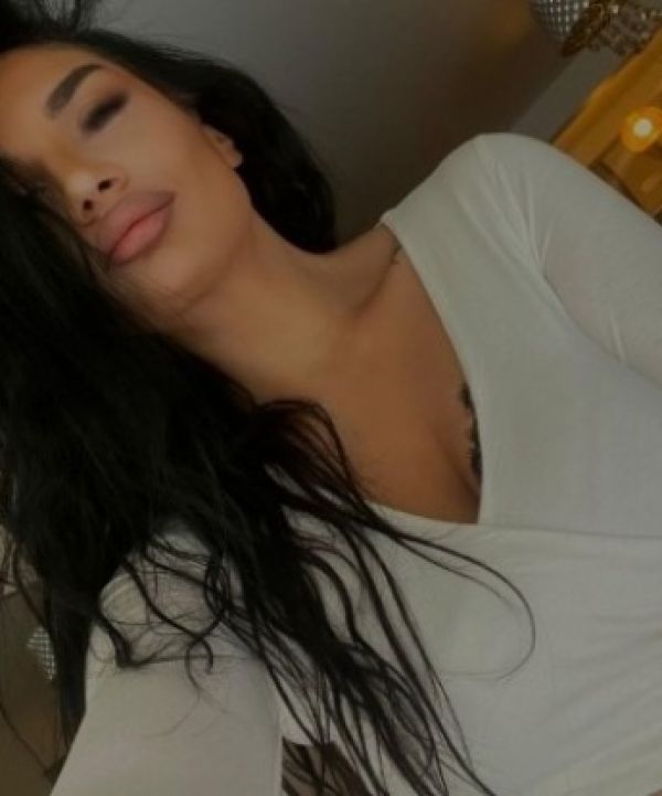 Petite escort South Africa (Pretoria) (weight: 62 kg; height: 169 cm)