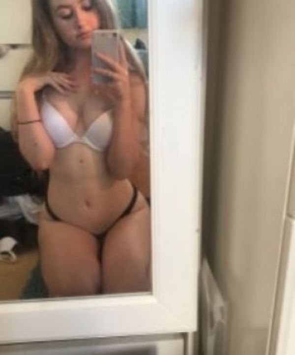 1 hour with low rate call girl Violet costs ZAR 1500