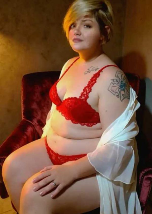 Local hooker is waiting for her clients on SexoPretoria.com
