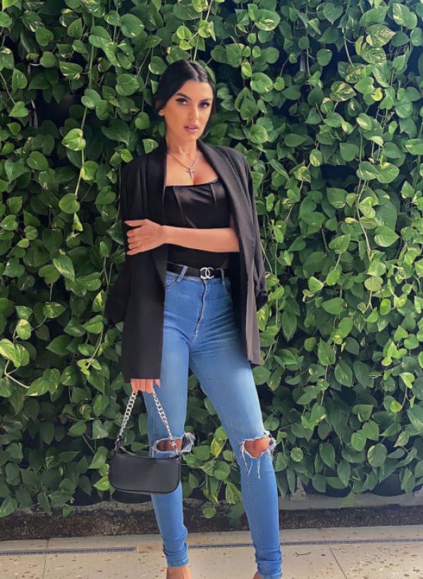 23 y.o. Diana (All) provides cheap escort service in South Africa