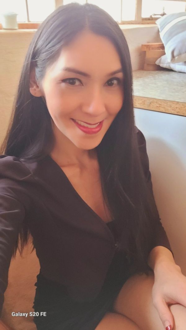 Enjoy South Africa (All) sex massage done by escort Daniella