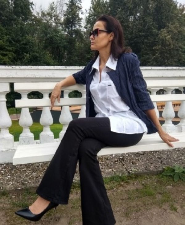 Beautiful escort model Asema: weight 64 kg, height 165 cm