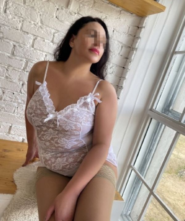 Book Lizzy from cheap South Africa (All) escorts agency