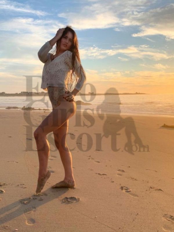 Call a girl Gabby 100% Nymph to enjoy professional blowjob for ZAR 0