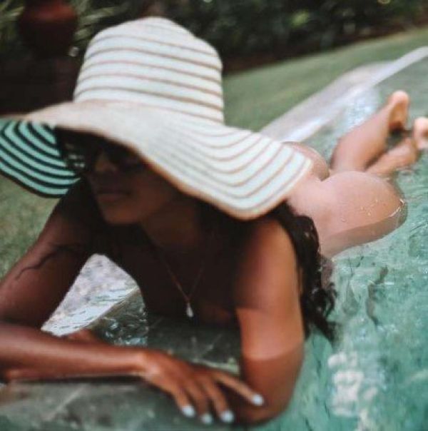 Book an escort in South Africa (Cape Town) for ZAR 0 per hour