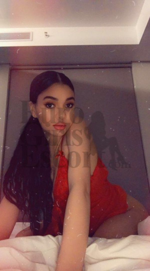 Layla invites for incall massage in South Africa (Cape Town)