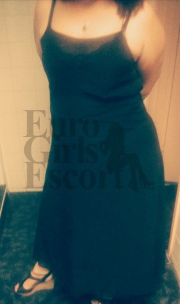 Cunnilingus from a lesbian prostitute Landie