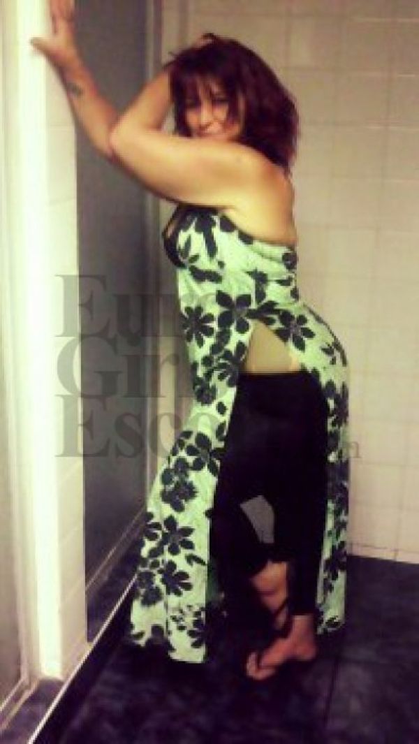 Latex woman Landie for BDSM dating