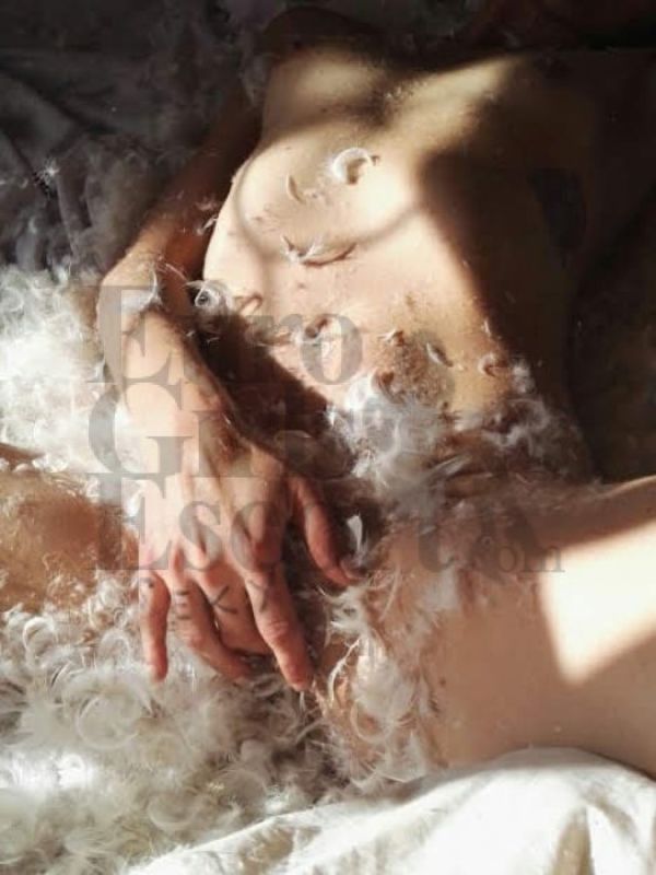  Mikayla offers sensual massage in South Africa (Cape Town), +27 793 077 850