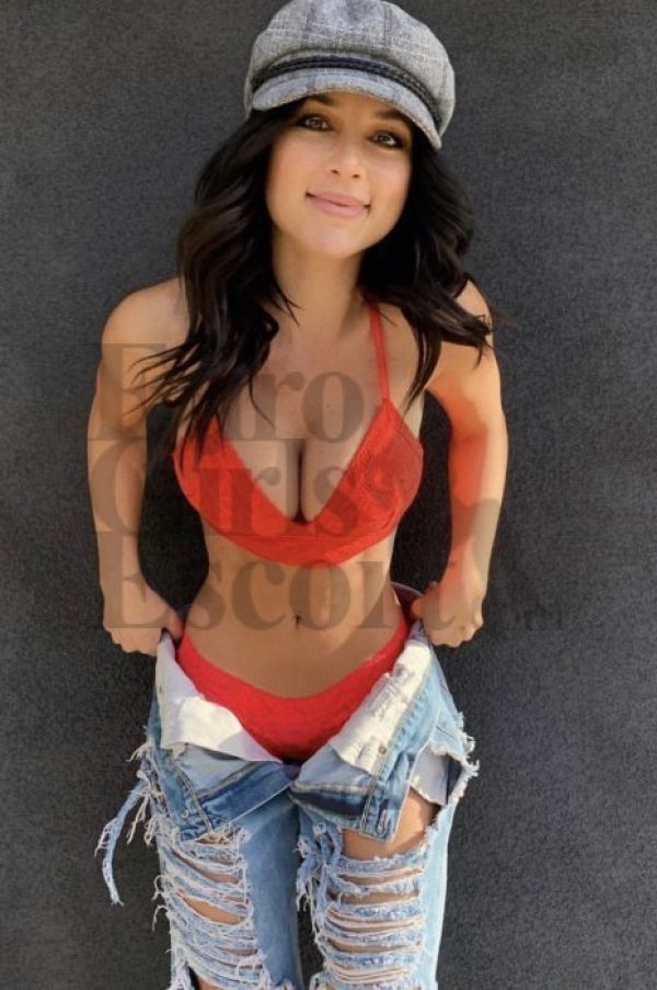 Sex services from Lora available 24 7