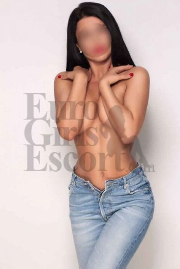 Brazilian escort in South Africa: Desrie for OWO, ZAR 7500
