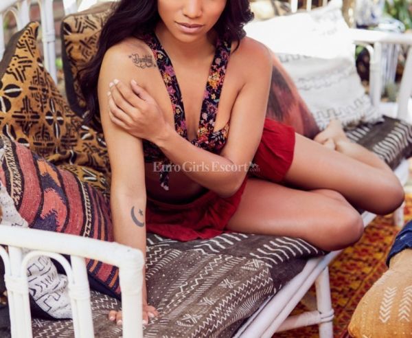 Call a girl Kimorah to enjoy professional blowjob for ZAR 0