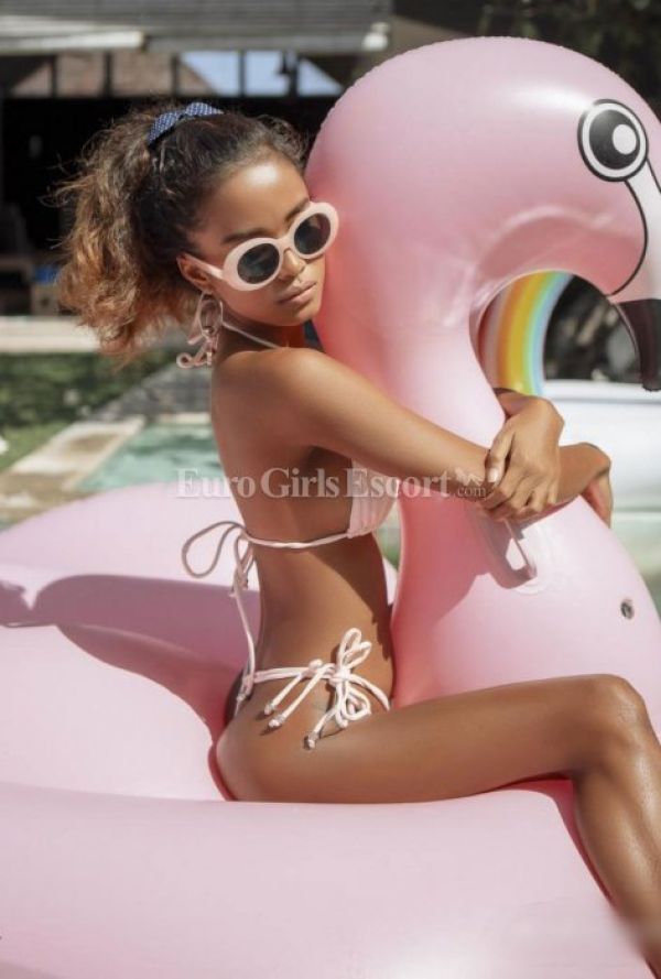 One of the best escorts South Africa (Cape Town) has to offer — Thelma on SexoPretoria.com