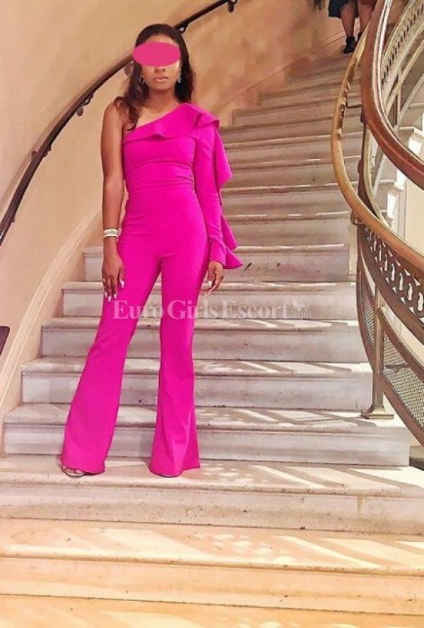 Sarah - italian escort based in South Africa (Cape Town)