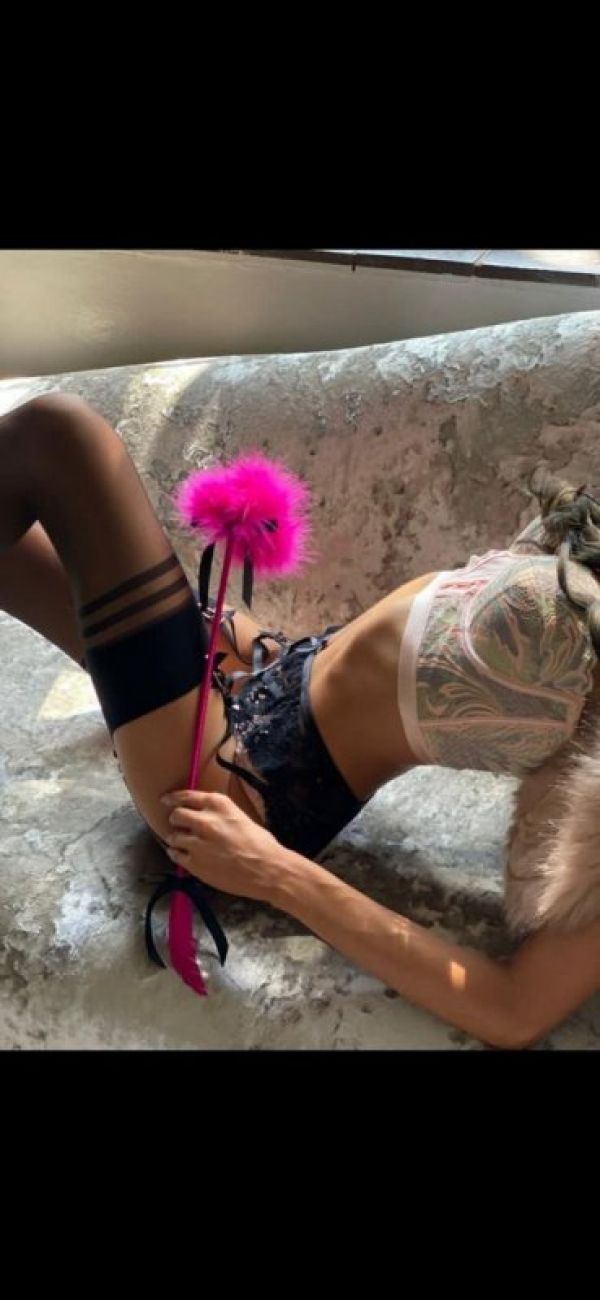 Cheap independent escort Giana  charges ZAR 6000/hr