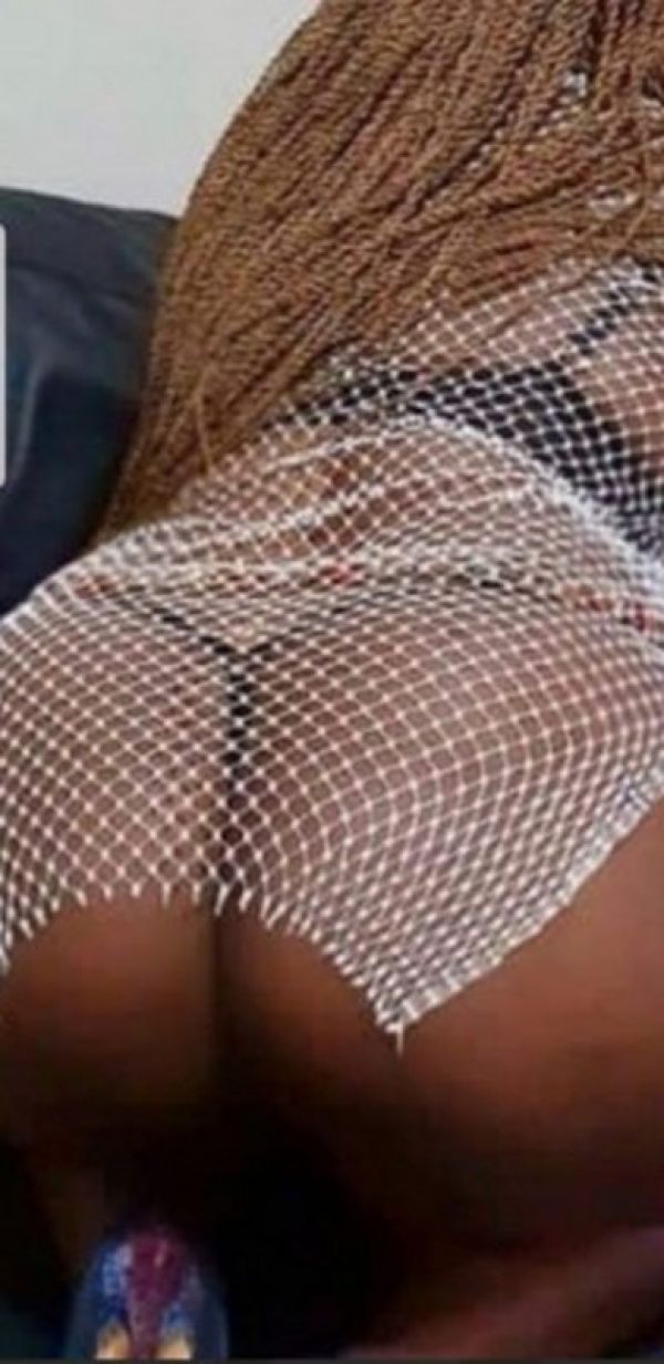 31 y.o. Samantha (Pretoria) provides cheap escort service in South Africa