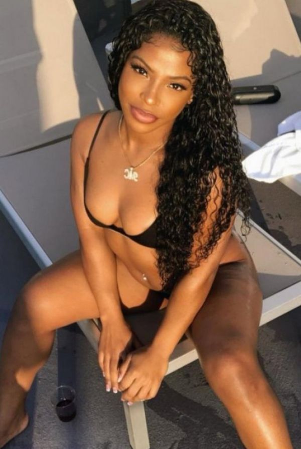 One of South Africa (Waterkloof) 24 7 escorts Gloria is available for ZAR 900