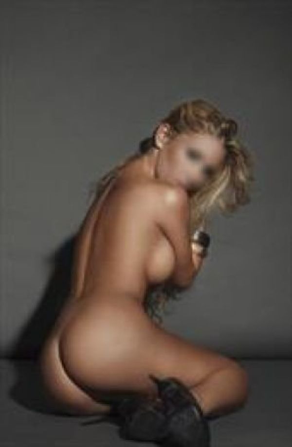 South Africa hooker Selma () for sex for ZAR 250