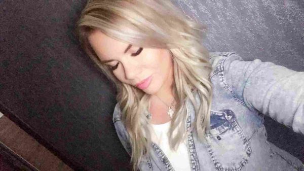 Escort top model girl Annabelle (weight 70 kg, height 167 cm)