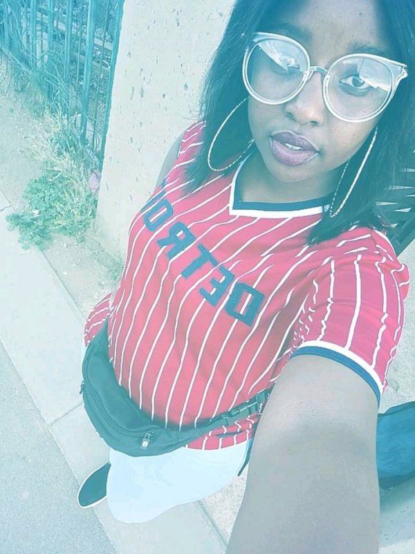 Mature escorts of South Africa does a BJ for ZAR 500